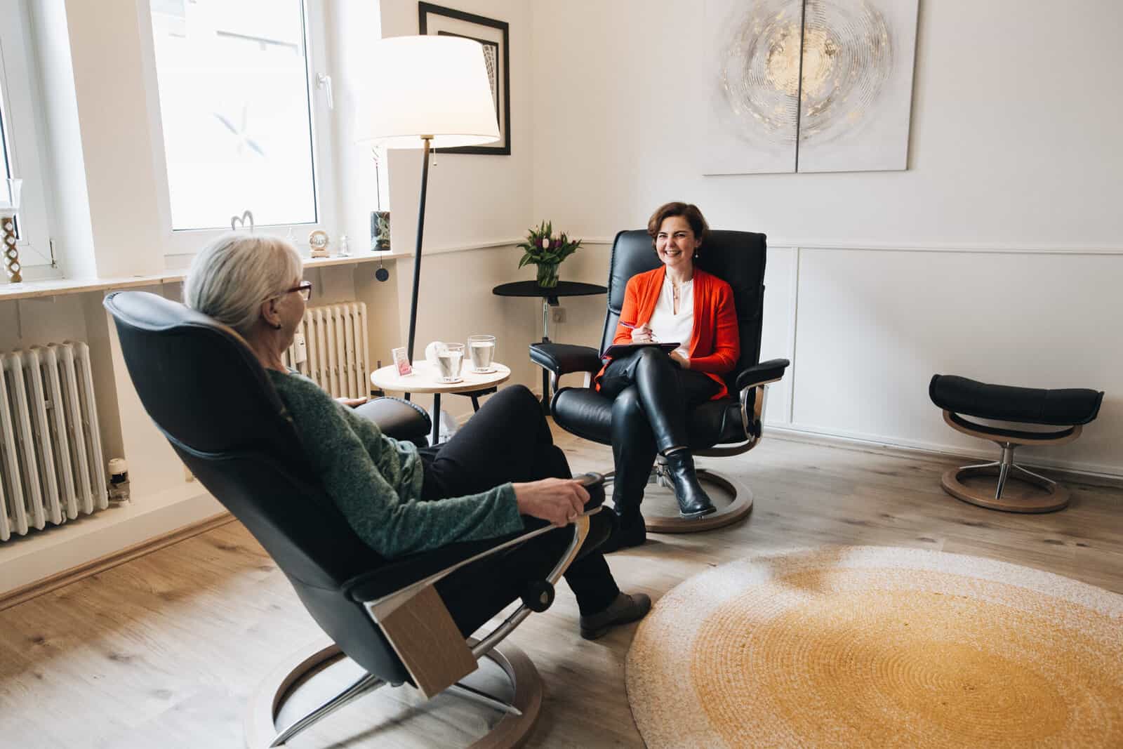 Martina Gil Burgos Saarland Hypnose Heilpraktikerin - full-min Martina Gil Burgos Saarland Hypnose Heilpraktikerin - full-min