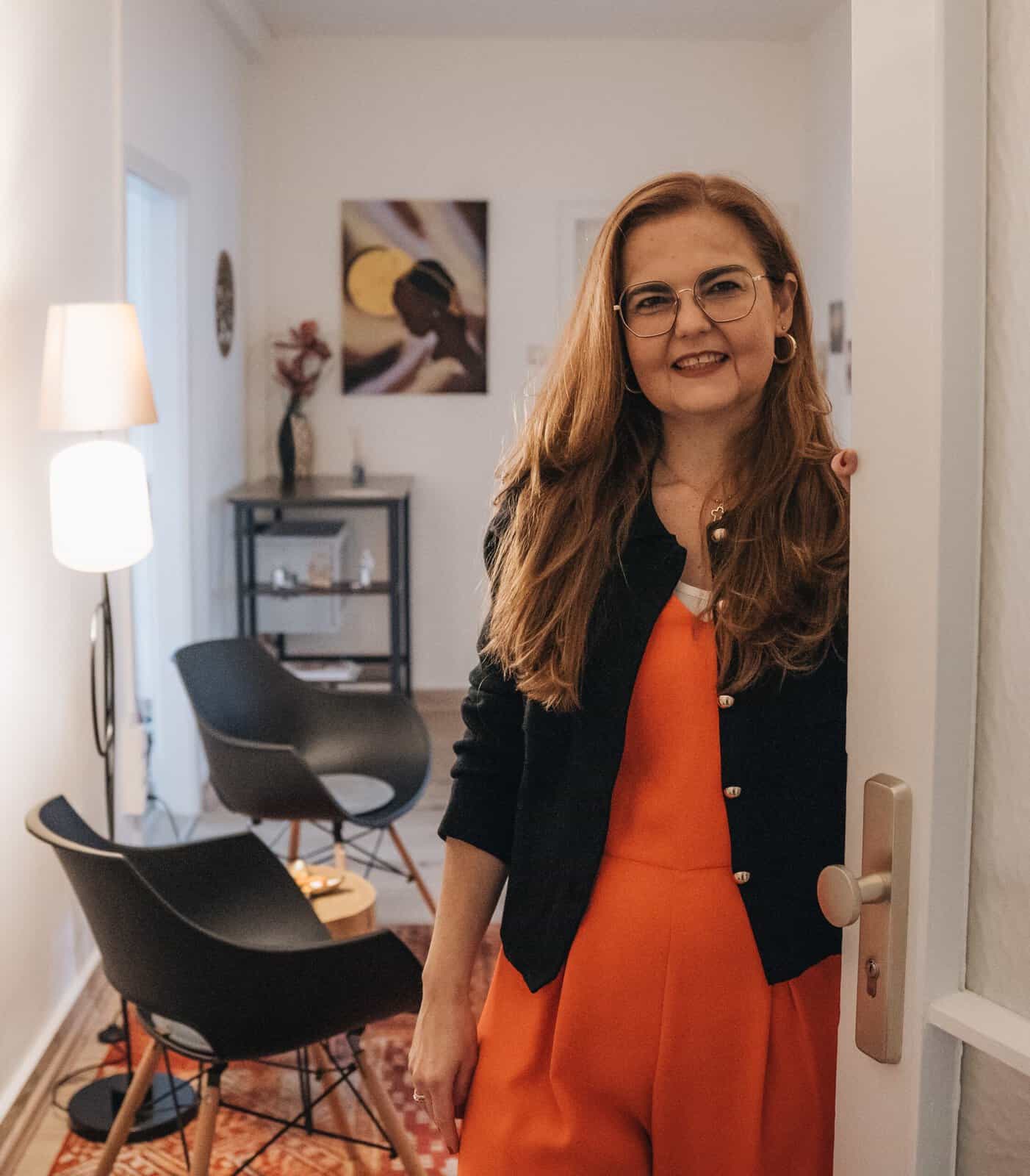 Martina Gil Burgos, Heilpraktikerin für Psychotherapie in Saarbrücken – Expertin für Angsttherapie, EMDR und Hypnose.